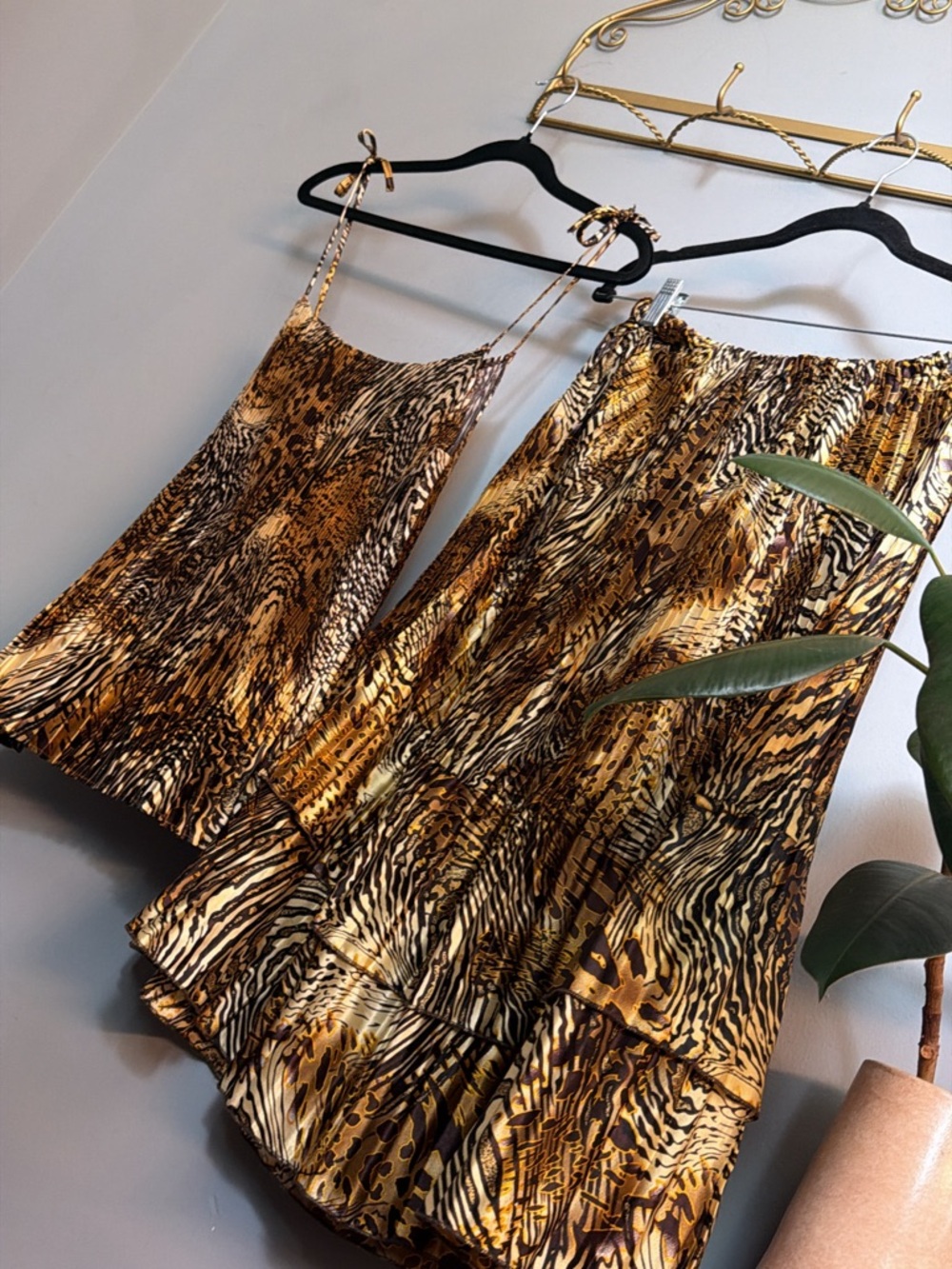 Animal Print Pleated 2PC Skirt Set Satin Cami Tiered Midi Skirt Small